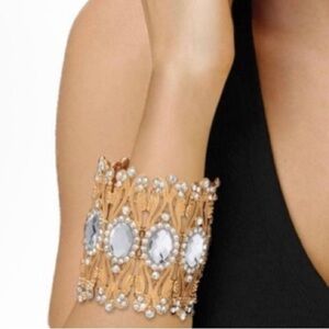 Natasha Gold Oval Crystal Stretch Cuff Bracelet